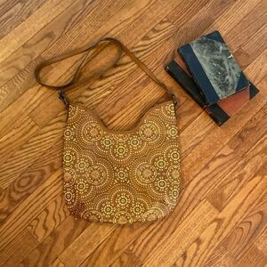T-shirt & Jeans purse tan and cream shoulder bag